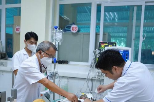 Điện Biên: Thăm hỏi, hỗ trợ 3 bệnh nhân bị bỏng nặng khi tham gia chữa cháy rừng
