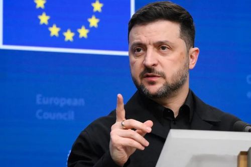 Nguồn tài trợ cho Ukraine đứng trước nguy cơ đình trệ, Tổng thống Zelensky kêu gọi Quốc hội hành động