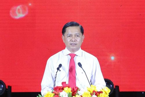 Vĩnh Long phát động đợt sinh hoạt chính trị sâu rộng, quyết tâm tăng trưởng hai con số