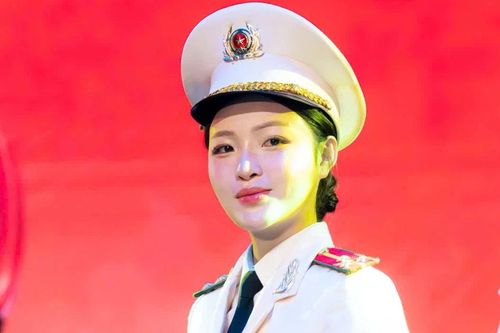Bóng hồng Gương mặt trẻ Công an tiêu biểu tiên phong 'số hóa' công tác pháp chế