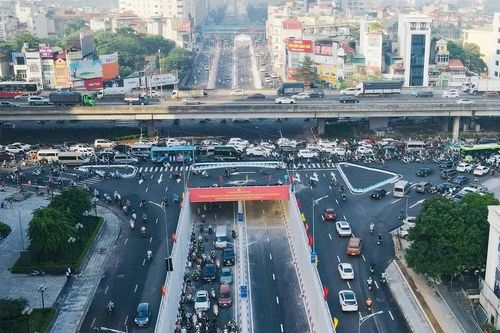 Hà Nội yêu cầu sớm xử lý các vết nứt tại hầm chui nút Lê Văn Lương