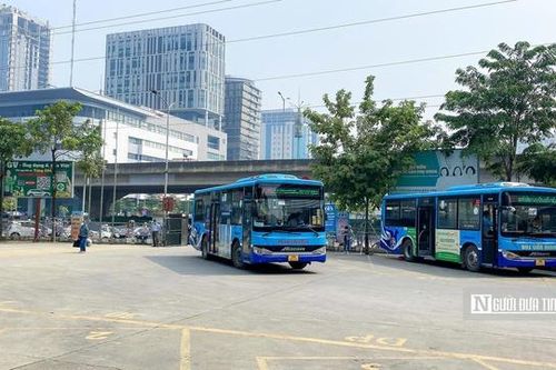 Hà Nội bác bỏ thông tin sẽ miễn phí xe buýt