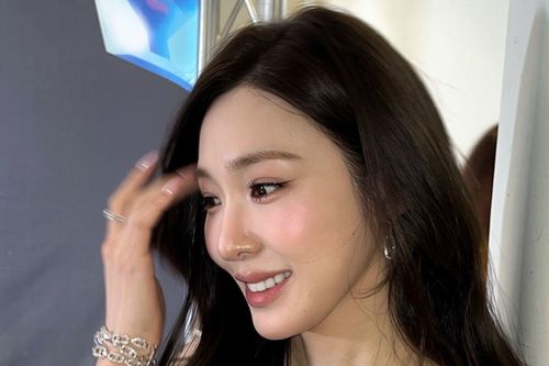 Tiffany Young đón tin vui kép