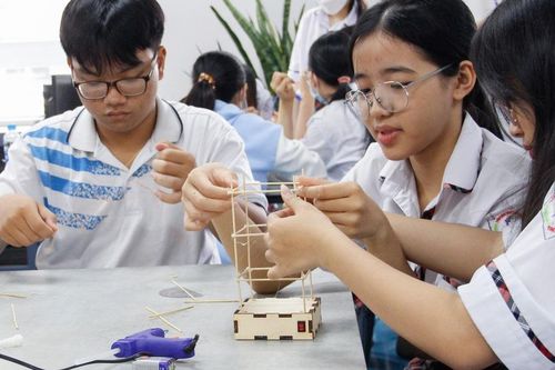 Học sinh 'quay lưng' với các môn Khoa học tự nhiên, nguy cơ thiếu hụt nguồn nhân lực STEM