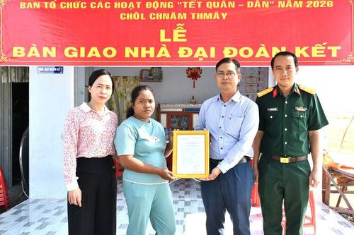 Sở Dân tộc và Tôn giáo tỉnh An Giang bàn giao 2 căn nhà đại đoàn kết tại xã Hòn Đất