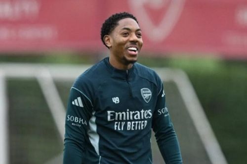 Manchester United săn đón Myles Lewis-Skelly: Mức phí điên rồ và canh bạc tương lai