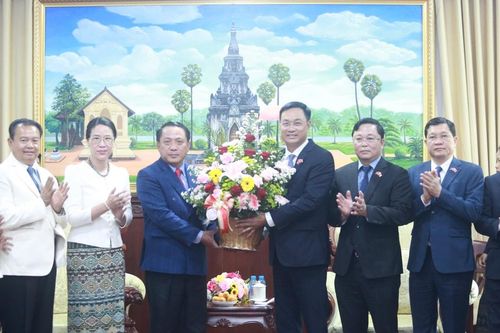 Đoàn đại biểu cấp cao thành phố Đà Nẵng thăm, chúc Tết Bunpimay tại tỉnh Savannakhet (Lào)