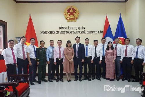 Lãnh đạo tỉnh Đồng Tháp thăm Tổng Lãnh sự quán Việt Nam tại Pakse, tỉnh Champasak (Lào)