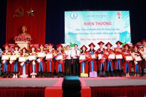 Trường Đại học Đồng Tháp trao bằng thạc sĩ cho 108 học viên