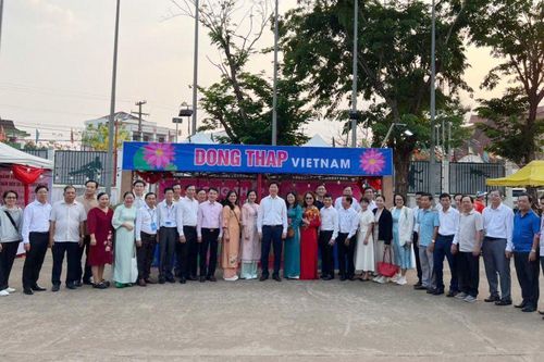 Đồng Tháp: Giới thiệu và quảng bá sản phẩm, hàng hóa tại Lào