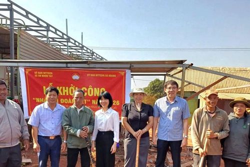 Khởi công 2 căn nhà 'Đại đoàn kết' cho hộ nghèo xã KDang