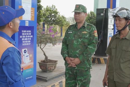 Chủ động ngăn chặn buôn lậu xăng dầu qua biên giới