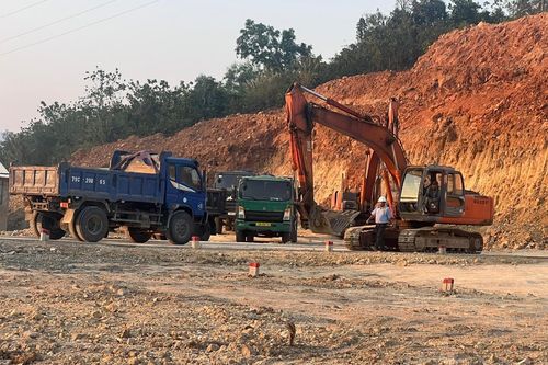 UBND tỉnh chỉ đạo khẩn trương xử lý dứt điểm tình trạng khai thác đất trái phép tại xã Diên Lạc