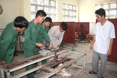 Triển khai các chính sách hỗ trợ tạo việc làm