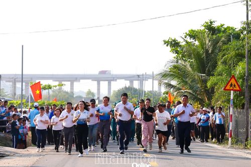 Xã Nam Cam Ranh rộn ràng ngày hội thể thao