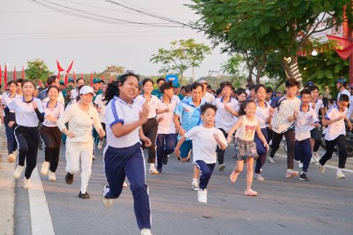 Phường Ba Ngòi phát động Ngày chạy Olympic vì sức khỏe toàn dân - Vì an ninh Tổ quốc năm 2026