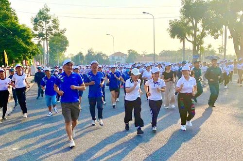 Phường Cam Ranh phát động Ngày chạy Olympic vì sức khỏe toàn dân - Vì an ninh Tổ quốc năm 2026