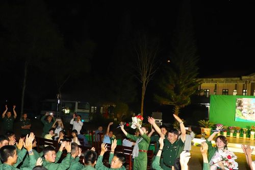 Văn nghệ phục vụ cán bộ, chiến sĩ, Nhân dân khu vực biên giới Lâm Đồng