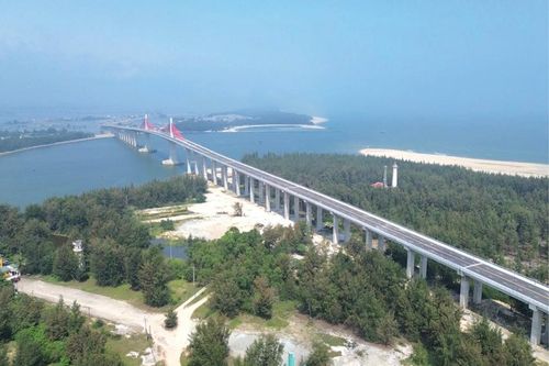 Cầu vượt cửa biển Thuận An: 'Chạy nước rút' trước ngày thông xe kỹ thuật