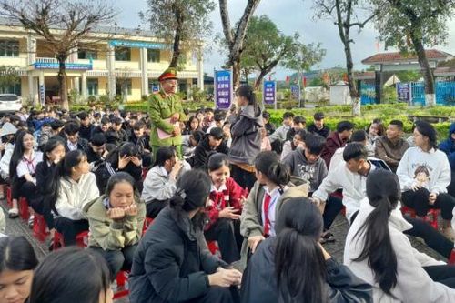 Quyết liệt ngăn chặn 'cái chết trắng', xây dựng xã Tiên Phước không ma túy