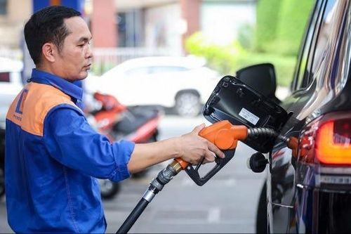 Giá xăng ở Việt Nam đang thấp hơn nhiều nước trong khu vực