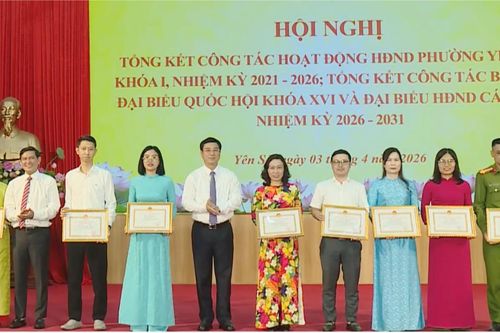Phường Yên Sở khen thưởng thành tích trong công tác bầu cử