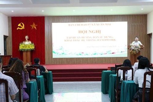 Hơn 300 cán bộ xã Xuân Mai tham gia tập huấn nền tảng HanoiWork