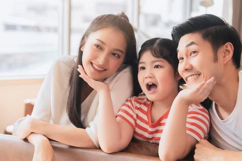 Trẻ EQ cao thường lớn lên trong gia đình có 4 đặc điểm này