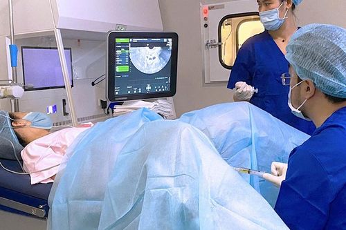 Người phụ nữ 40 tuổi sinh con khỏe mạnh sau 9 năm cắt tuyến giáp chữa ung thư