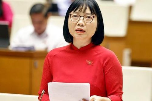 Thịt lợn bẩn 'chễm chệ' trong bữa ăn học đường báo động an toàn xã hội