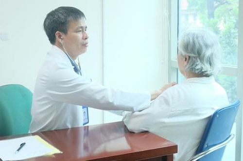 Ngày Sức khỏe toàn dân 7/4: Lưu ý chăm sóc dinh dưỡng cho người cao tuổi Việt Nam
