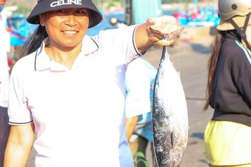 Đến chợ Nại, cảm nhận nhịp sống mặn mòi của làng biển trăm năm