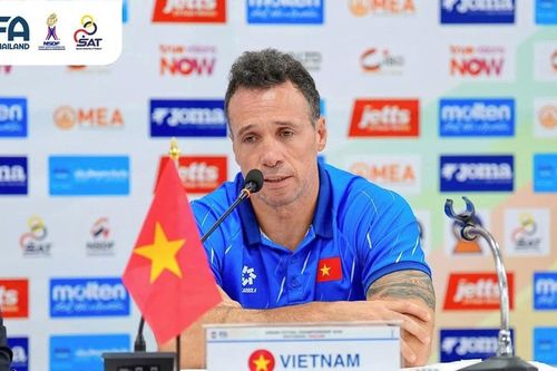 HLV Argentina đặt mục tiêu đưa Việt Nam trở lại World Cup