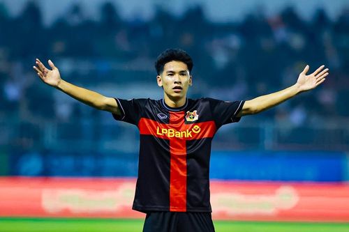 Lê Văn Thuận khiến HAGL ôm hận