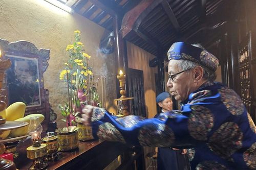 Tri ân 'ông tổ' ca Huế Ưng Bình Thúc Giạ Thị