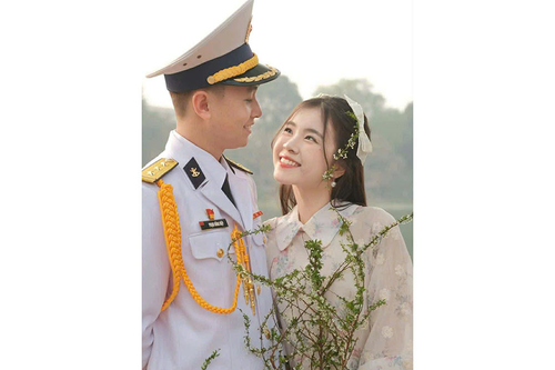 Hẹn ước vòng hoa cưới