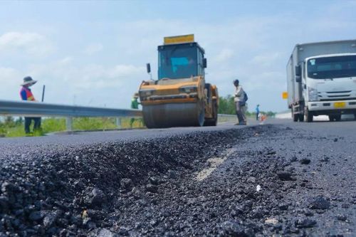 Hai tuyến cao tốc Mỹ Thuận - Cần Thơ và Cần Thơ - Cà Mau: Hàng loạt vị trí mặt đường bị lún