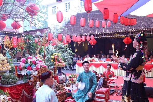 Lễ hội Đền Mẫu Cấm Sơn lan tỏa giá trị văn hóa truyền thống