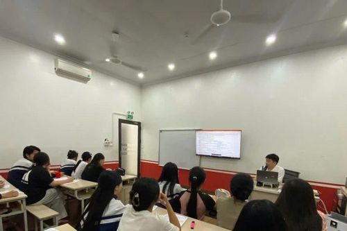 Sĩ tử chi tiền triệu, 'chạy sô' ngày nhiều ca, căng thẳng trước kỳ thi lớp 10 Hà Nội