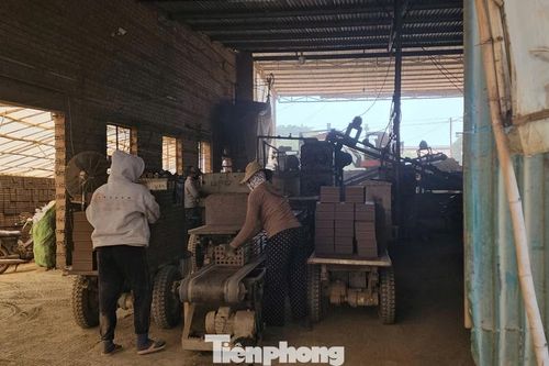 Điện lực Đắk Lắk nói gì về việc 'cắt' điện lò gạch xã này, 'bỏ ngỏ' xã kia?