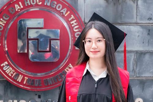 Nữ sinh tốt nghiệp sớm với điểm số cao nhất Trường ĐH Ngoại thương năm 2026