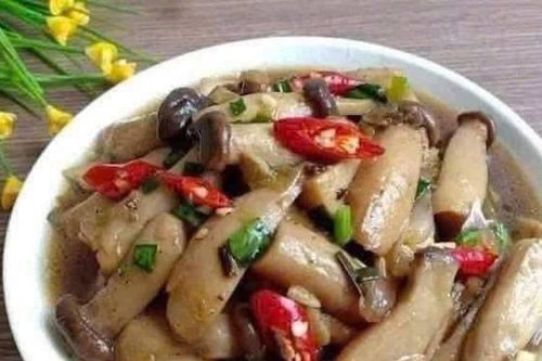 Tiến sĩ chỉ ra sai lầm khi ăn nấm thay thịt, rau