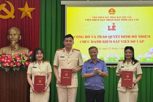 VKSND tỉnh Gia Lai trao quyết định bổ nhiệm chức danh Kiểm sát viên sơ cấp