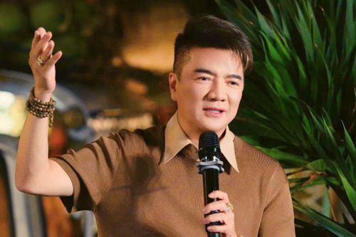 Đàm Vĩnh Hưng chơi tất tay sau số tiền trăm tỷ