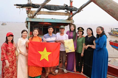 Tăng cường giao lưu, gắn kết hội viên Hiệp hội Doanh nhân nữ Thanh Hóa