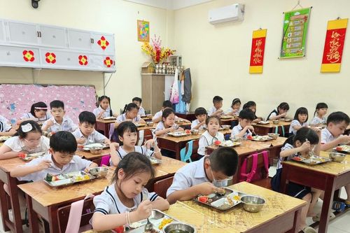 Chăm chút cho bữa ăn bán trú