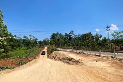Ðường trăm tỷ bị tắc lối ra vì vướng thủ tục đấu nối