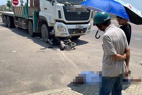 Va chạm với xe cẩu khi băng qua ngã tư, người đàn ông tử vong tại chỗ