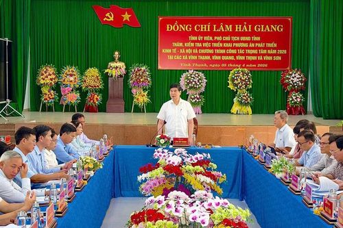 Phó Chủ tịch UBND tỉnh Lâm Hải Giang kiểm tra tình hình phát triển KT-XH tại các xã Vĩnh Thạnh, Vĩnh Thịnh, Vĩnh Quang và Vĩnh Sơn