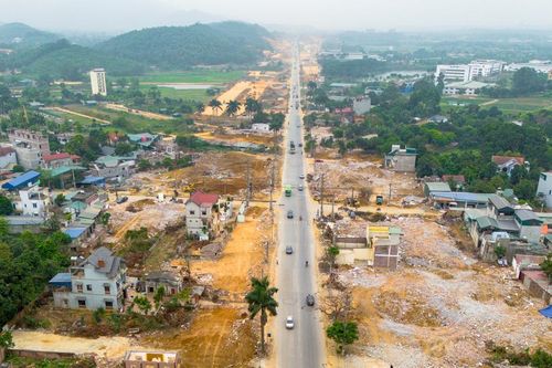 Tuyến cao tốc Hòa Lạc – Hòa Bình rộng 180m sắp hoàn thiện vào năm 2026